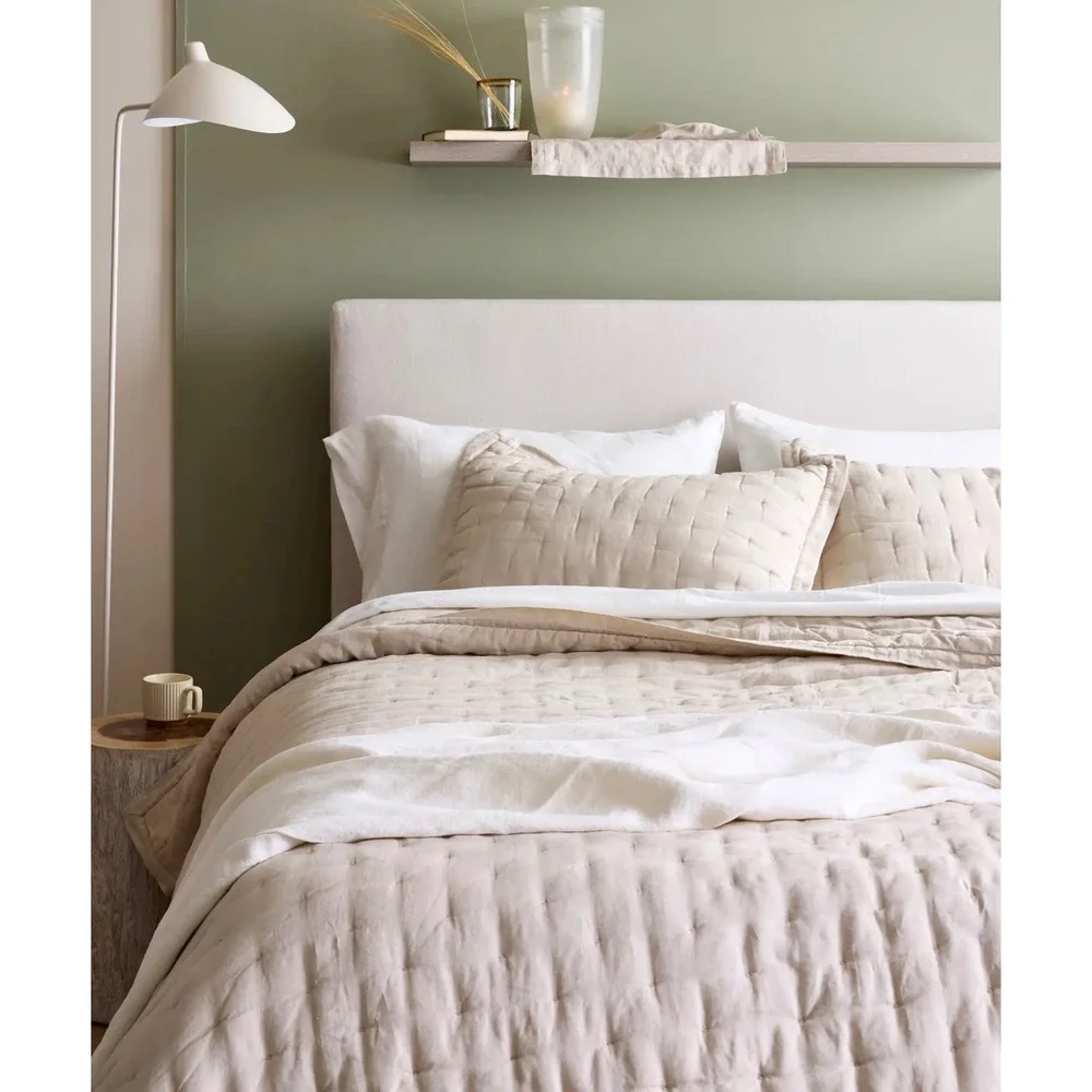 Quince European Linen Dream Quilt Full/Queen Color Sand
